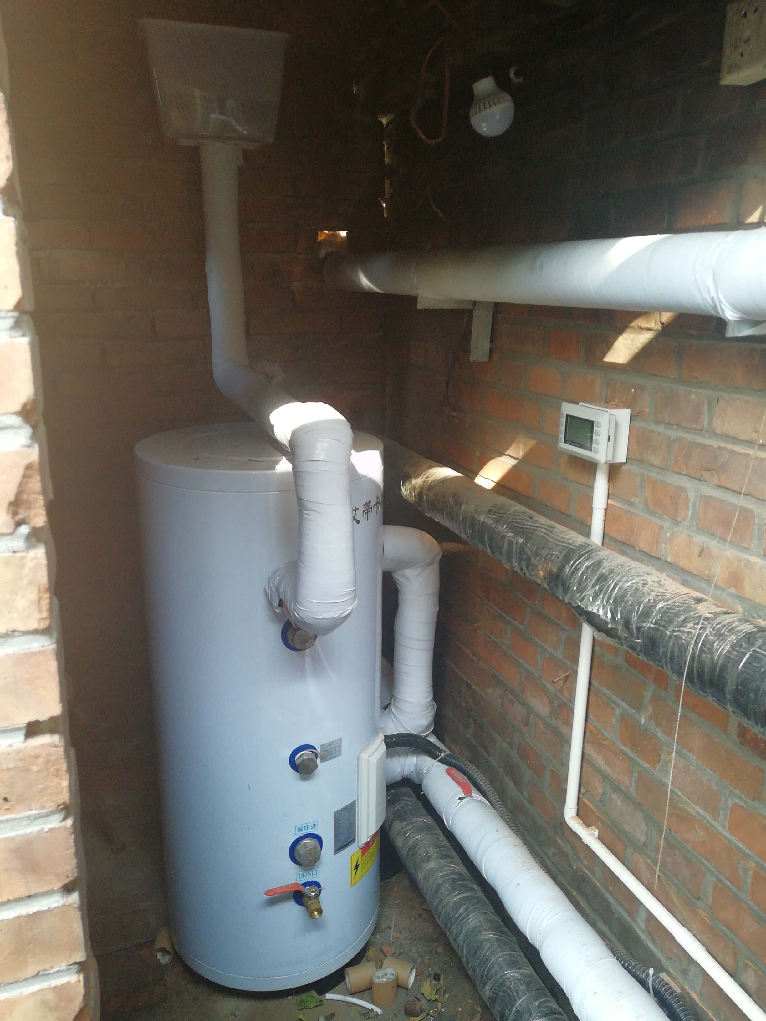 鑫魯禹超低溫空氣源熱泵廠家機(jī)組水箱 鑫魯禹超低溫空氣源熱泵廠家機(jī)組水箱