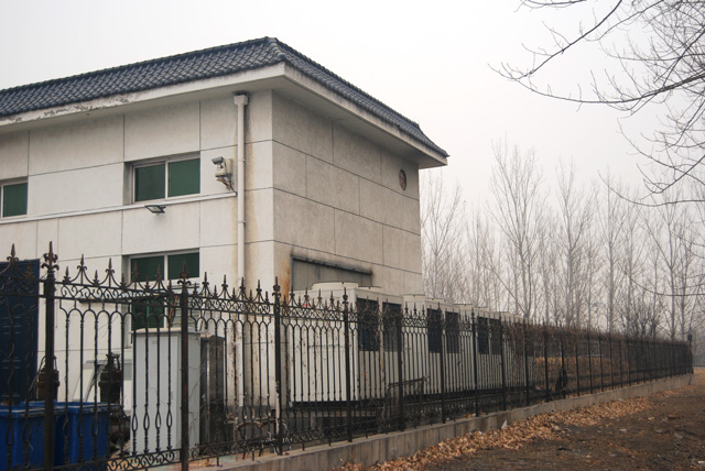 魯禹25P低溫空氣源熱泵馬池口水務(wù)站院外效果圖 魯禹25P低溫空氣源熱泵馬池口水務(wù)站院外效果圖