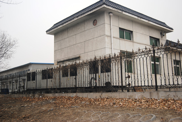 魯禹25P低溫空氣源熱泵馬池口水務(wù)站院外效果圖 魯禹25P低溫空氣源熱泵馬池口水務(wù)站院外效果圖