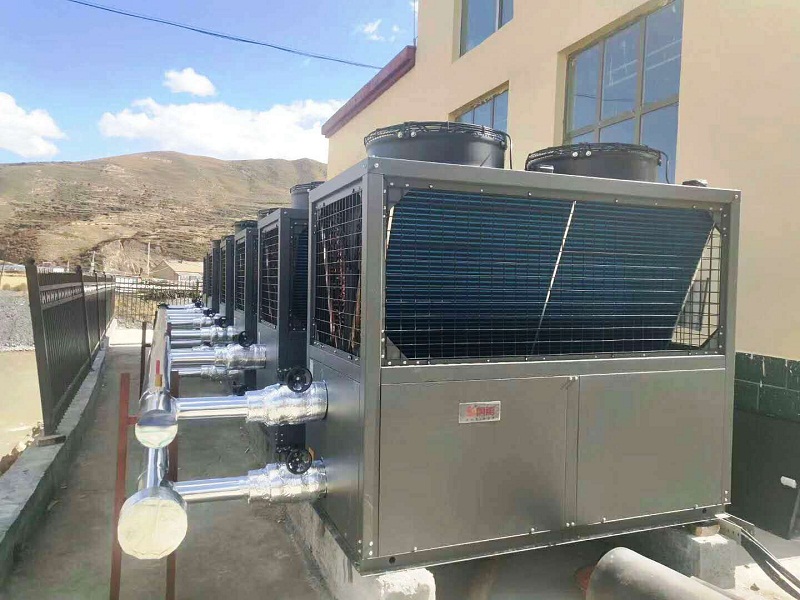 6臺(tái)25P超低溫空氣源熱泵機(jī)組 6臺(tái)25P超低溫空氣源熱泵機(jī)組